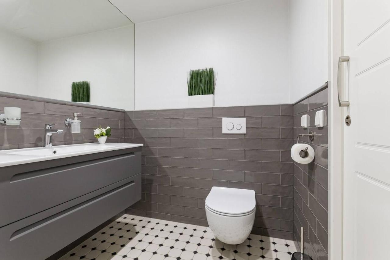 Central Apartments, Quiet With Free Parking And Ac. Tallinn Exteriér fotografie