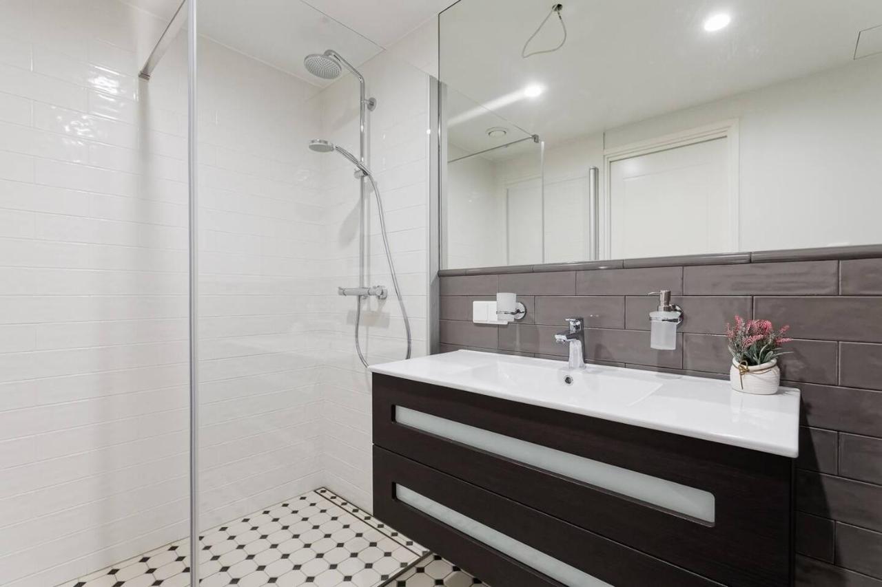 Central Apartments, Quiet With Free Parking And Ac. Tallinn Exteriér fotografie